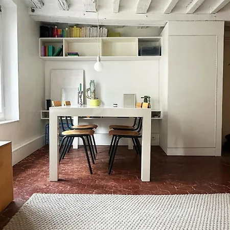 Apartment Peaceful Flat In Paris